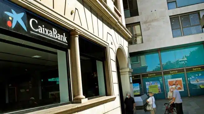 CaixaBank gana 1.381 millones, 19% menos, al dotar 1.252 millones por el Covid