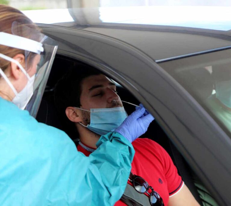 Sanidad notifica 23.480 nuevos casos y 139 fallecidos más este fin de semana