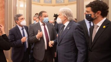 Ábalos "engrasa" la tercera vía del PSC en Cataluña con promesas de inversión
