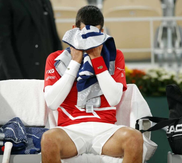 El padre de Djokovic asegura que su hijo "está en una prisión" y que es "el Espartaco del nuevo mundo"