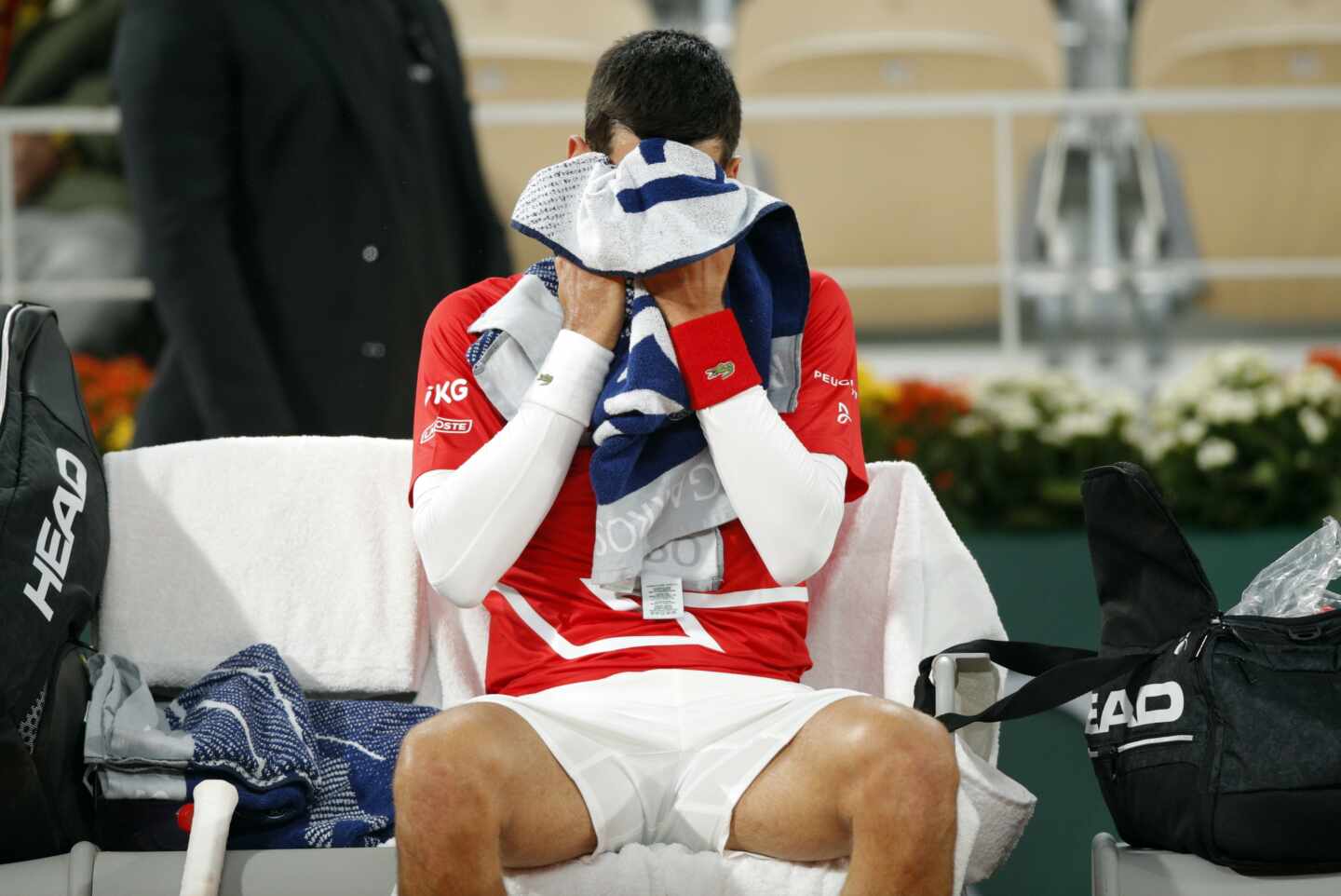 Djokovic se lamenta en un cambio de pista