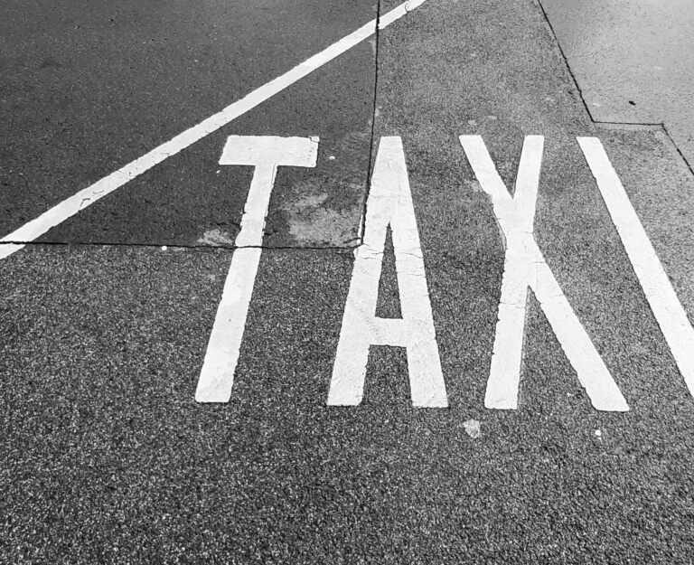 Muerte y olvido en el taxi de la desmemoria