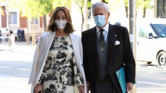 Isabel Preysler y Mario Vargas Llosa en laa pertura del curso académico de las Reales Academias, este miércoles en Madrid. Isabel Preysler y Mario Vargas Llosa en laa pertura del curso académico de las Reales Academias, este miércoles en Madrid.