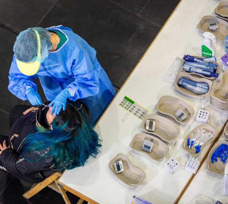 La Comunidad de Madrid recomienda ventilar los espacios cerrados para evitar la transmisión aérea del coronavirus