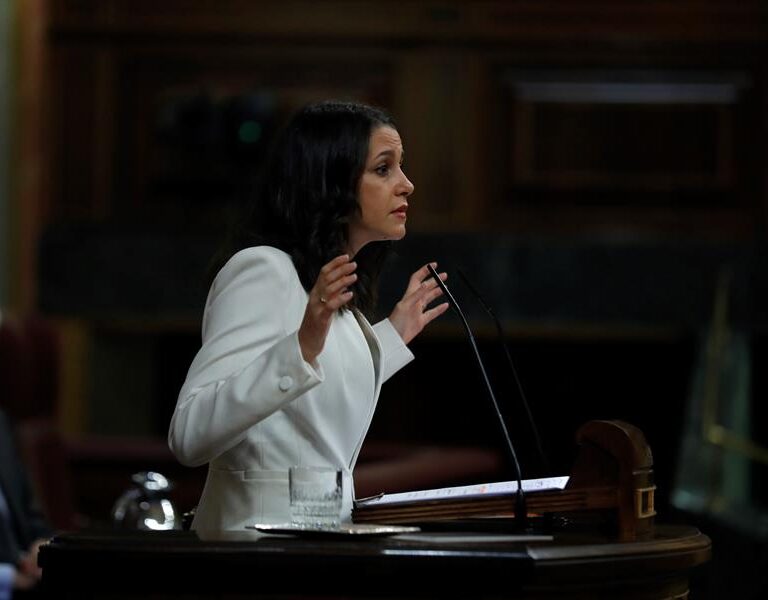 Arrimadas ofrece a Sánchez el apoyo de sus 10 diputados para decretar el estado de alarma