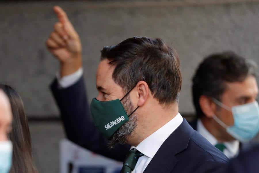 Abascal gana terreno a Casado: el PP pierde 18 escaños en menos de tres meses