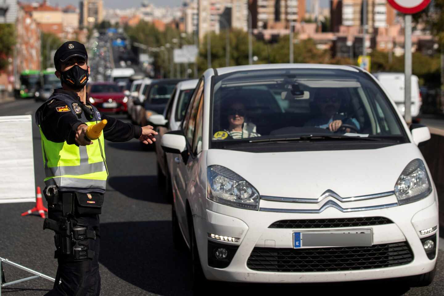 Resticciones de movilidad tras decretarse el estado de alarma en Madrid.