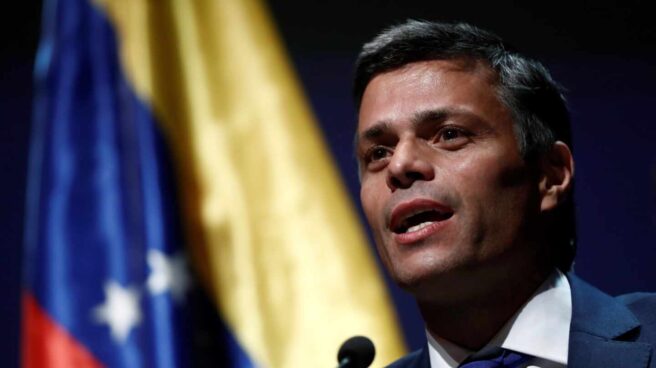 Leopoldo López comparece ante los medios en Madrid a su llegada de Venezuela. EFE.
