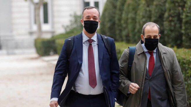 El ex 'número dos' de Interior denuncia la filtración a Podemos de la investigación de 'Kitchen' cuando estaba secreta El ex 'número 2' de Interior Francisco Martínez, dirigiéndose a la Audiencia Nacional junto a su abogado.