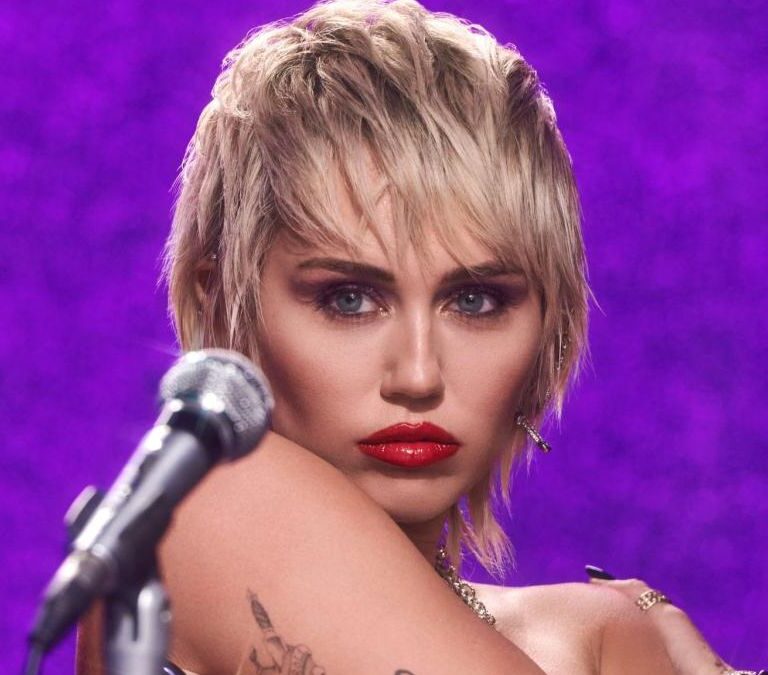 De Arctic Monkeys a Blondie: las mejores 'covers' de la camaleónica Miley Cyrus