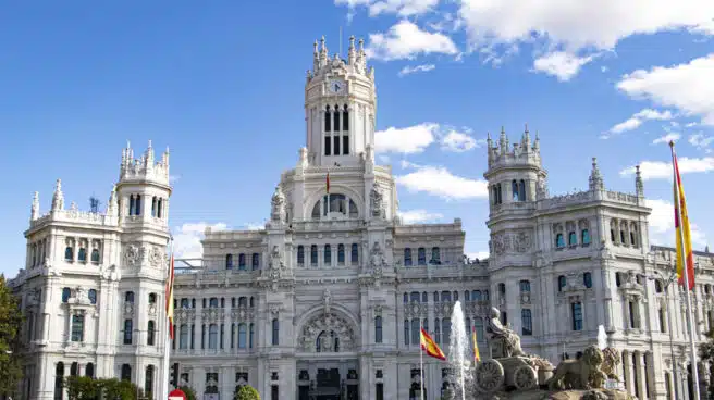 Descienden los contagios, las muertes y las hospitalizaciones en Madrid en las últimas 24 horas
