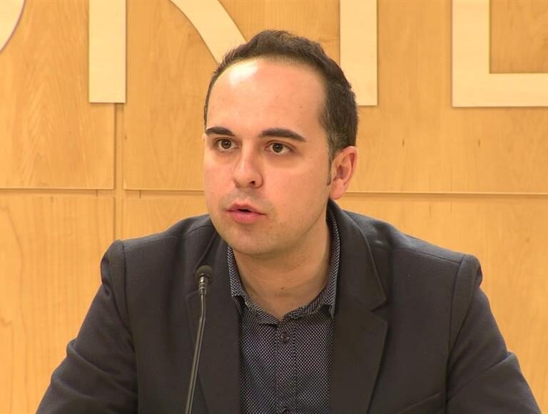 "Almeida ha pasado de ser el alcalde de todos los madrileños a ser el alcalde de Casado"