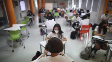 Sanidad recomienda ahora mantener puertas y ventanas abiertas en clase de forma permanente