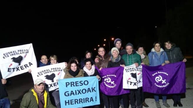 Imagen de la salida de prisión en 2017 de Ekhiñe Eizagirre.