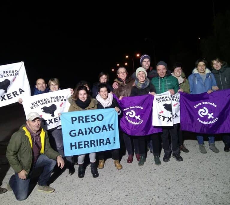 La Guardia Civil detiene a dos expresos de ETA acusados de tenencia de explosivos