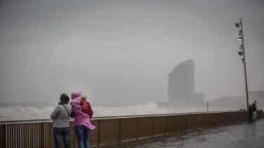 La borrasca 'Alex' inaugura octubre con un "intenso" temporal de lluvia y viento