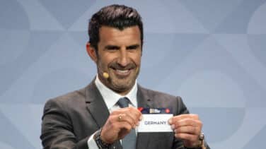 El entusiasta apoyo de Figo a las elecciones de Ayuso: "A por la libertad"