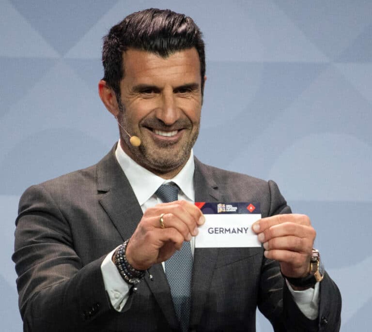 El entusiasta apoyo de Figo a las elecciones de Ayuso: "A por la libertad"