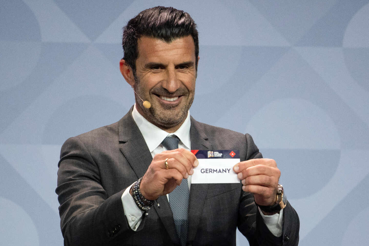 Figo vs. Rufián, o el nuevo duelo entre fútbol y política