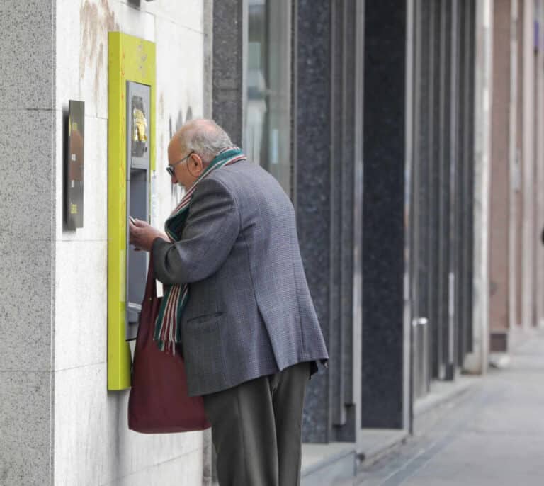 El sector bancario prescinde de 100.000 empleados en una década