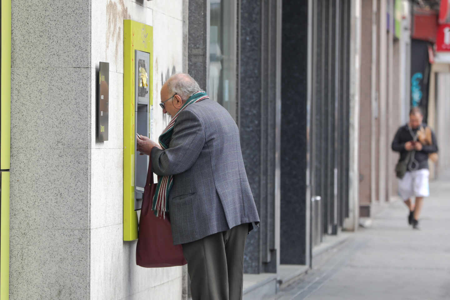 La banca remitirá "en horas" a Economía un plan de acceso para mayores a sus servicios