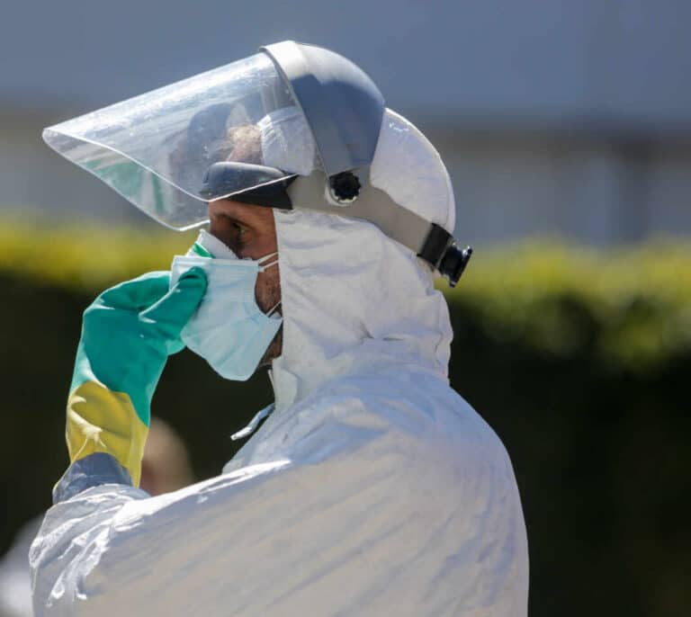 Sanidad registra 27.856 nuevos contagios y 195 muertes desde el viernes