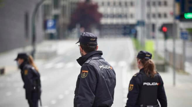 Agentes de Policía Nacional