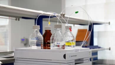 El Hospital Vall d'Hebron reconoce el colapso de su laboratorio: 10.000 PCR acumuladas