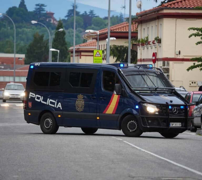 Detienen a un hombre tras tener un accidente de tráfico y darse a la fuga