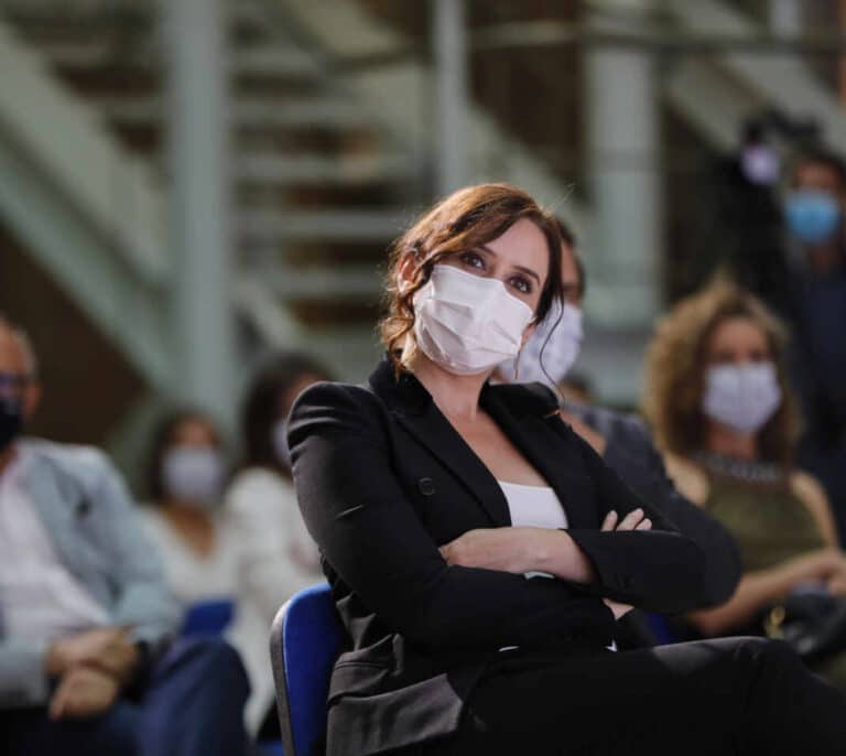 Ayuso gana fuerza en las encuestas pese al ruido mientras la izquierda pierde apoyos