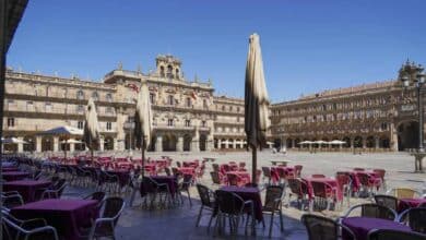 Castilla y León cierra toda la hostelería y los centros comerciales