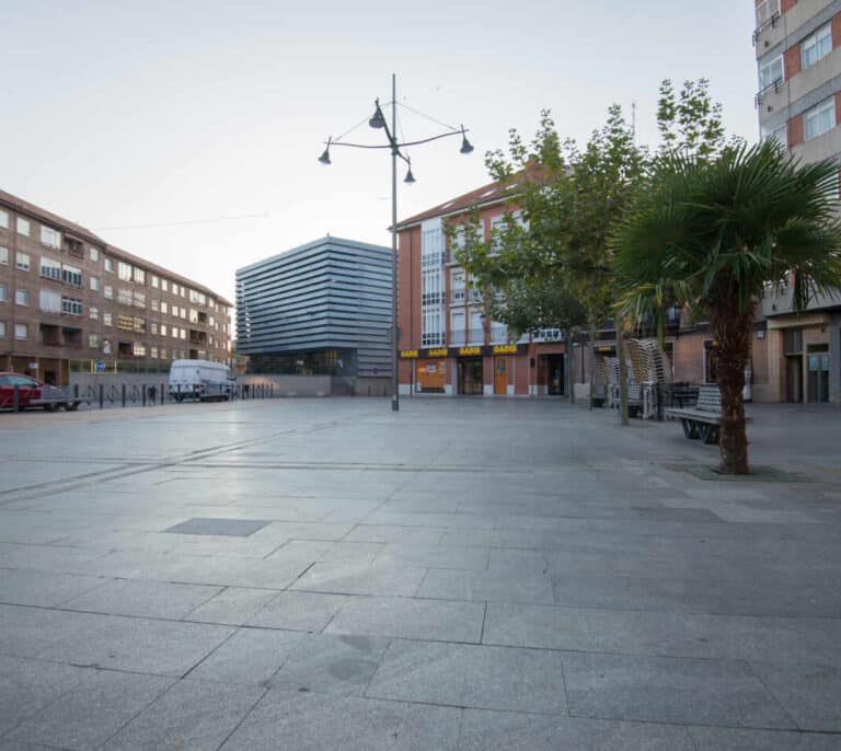 Castilla y León levanta el cierre de Medina del Campo pero amplía las restricciones una semana más