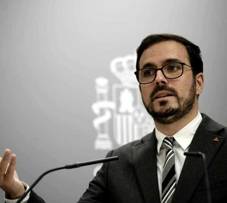 Alberto Garzón suspende su agenda pública tras ser confinado por contacto estrecho
