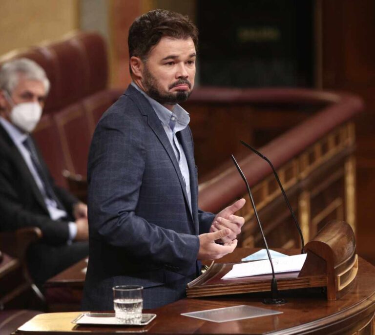 Rufián a Junts: "Patriotismo no es llevar chaquetas de 1.000 euros"
