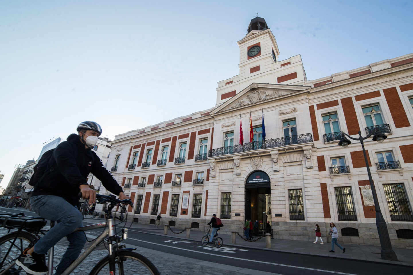 Casi la mitad de los madrileños rechaza el estado de alarma, según una encuesta