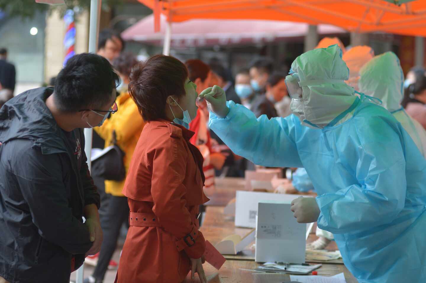 Test por coronavirus en China.