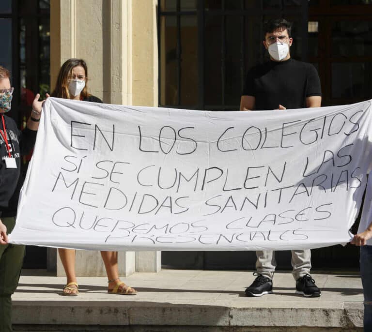 El bar, la universidad y el equilibrio de la pandereta