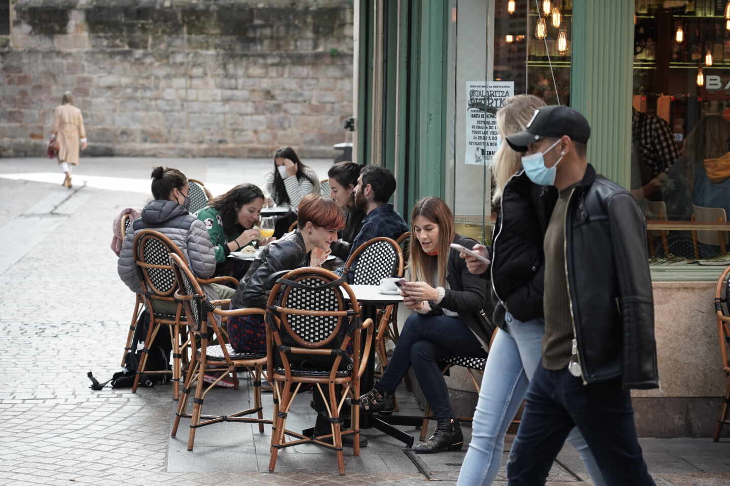 Ambiente en Bilbao un día antes de una previsible aplicación del estado de alarma