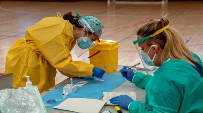 Pruebas de sanitarios en Sevilla.