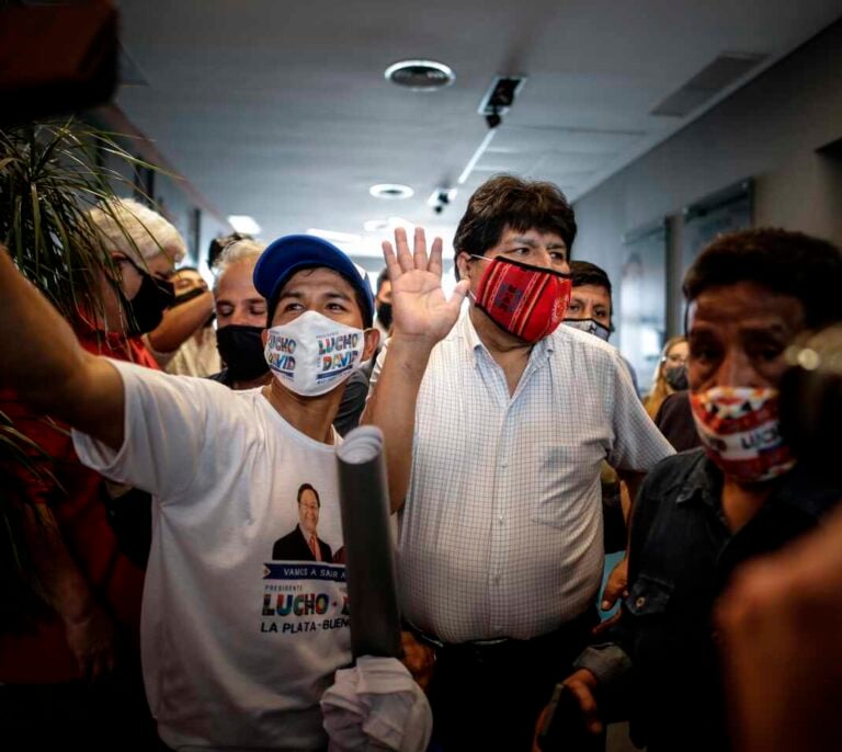 La oposición reconoce que el candidato de Evo Morales ha ganado las elecciones