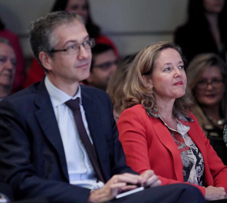 El Gobierno corrige al Banco de España y prevé menos paro para 2021