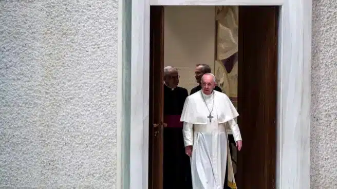 Un nuevo ataque de ciática obliga  al Papa Francisco a cancelar parte de su agenda