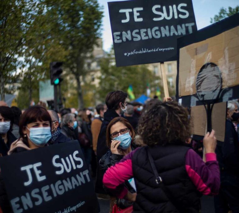 Francia actuará contra las asociaciones islamistas "enemigas de la República"