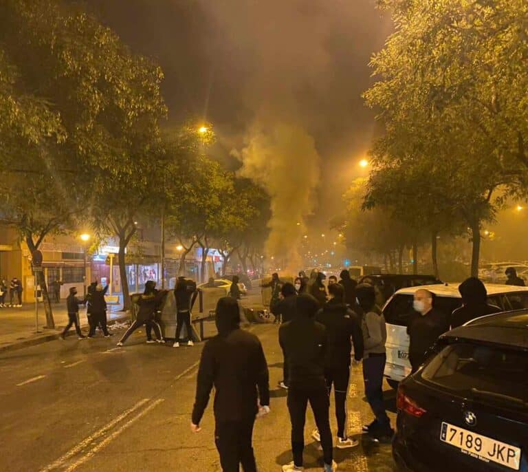 Incidentes en Sevilla contra el estado de alarma