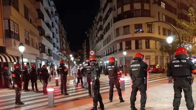 Vecinos de Bilbao, contra los altercados por las restricciones: "¡Niñatos, a vuestra casa!"