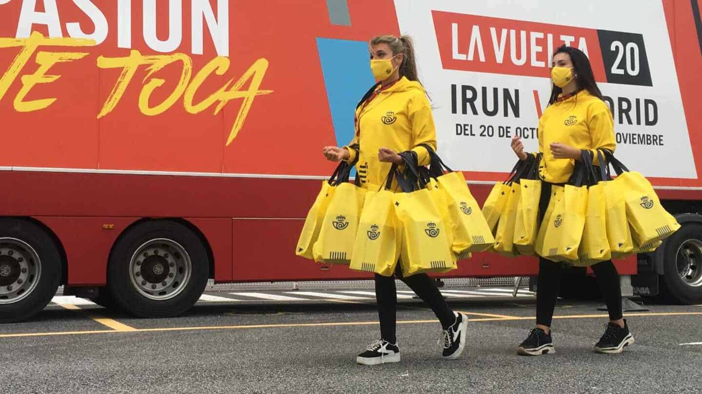 Azafatas de Correos en la vuelta ciclista de 2020,