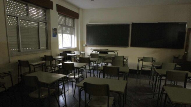 Al menos diez alumnos expulsados del instituto por una agresión homófoba a un profesor Aula vacía de un instituto.