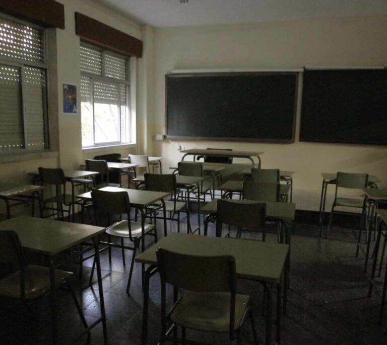 Al menos diez alumnos expulsados del instituto por una agresión homófoba a un profesor