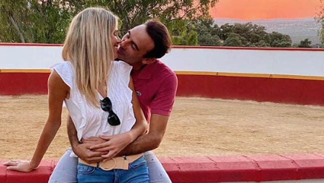 Ana Soria y Enrique Ponce. Ana Soria y Enrique Ponce.