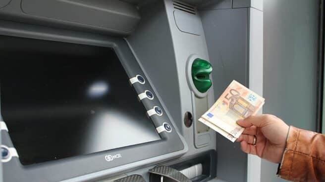 Cajero de una sucursal bancaria.